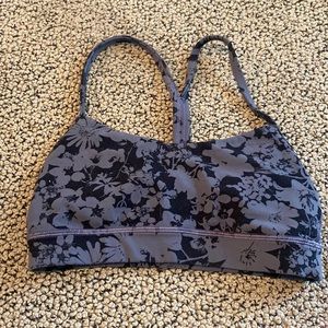 Lululemon Black & Gray Floral Sports Bra  Size 2 in Like New Condition